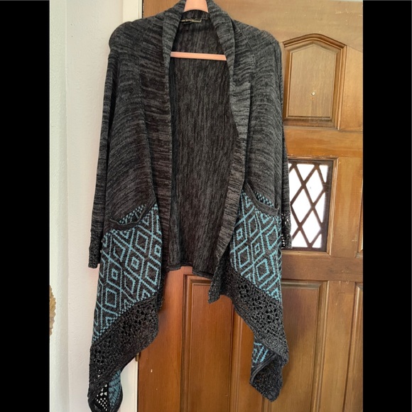 Love Stitch Sweaters - Beautiful shrug sweater